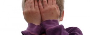 ¿Cómo puedo ayudar a superar la timidez de mi hijo?
